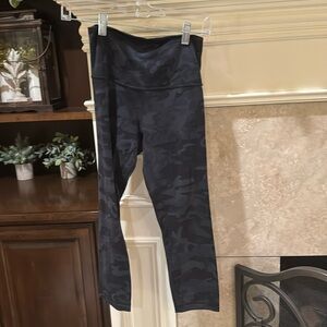 Women’s Lululemon Align 21”